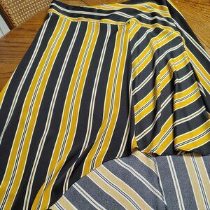 Skirt with Zipper on Side